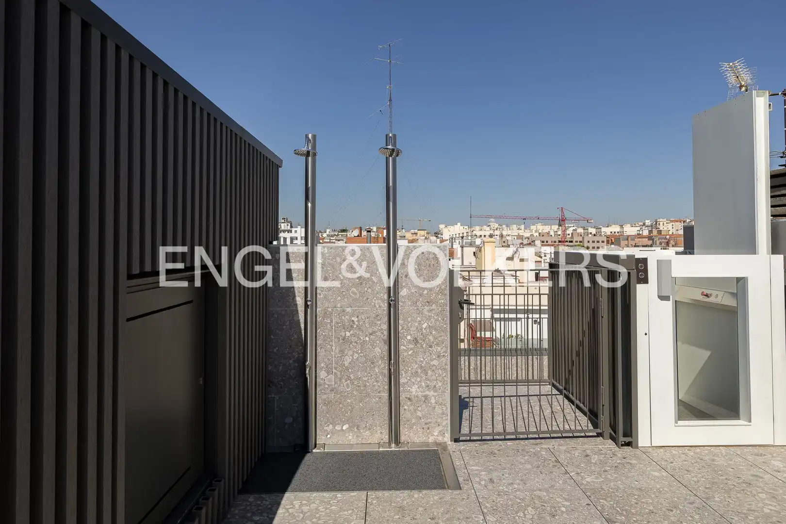 Terraza de Piso en venta en Madrid con Aire acondicionado, Calefacción y Jardín privado