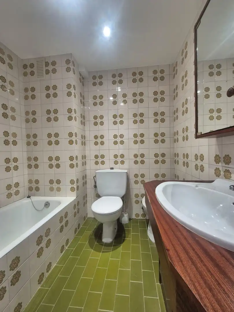 Bany de Apartament en venda en Valle de Mena amb Terrassa