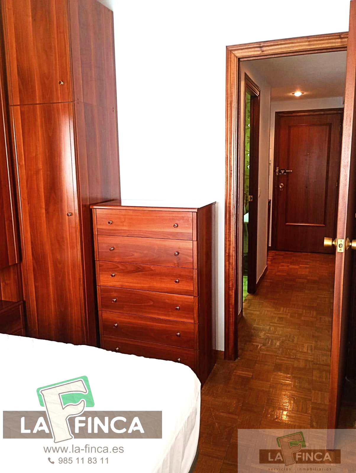 Habitación de Apartamento de alquiler en Oviedo 