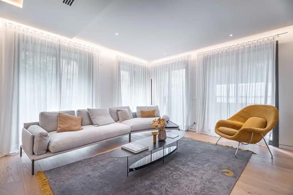 Living room of Apartments for sale in Barcelona  with Furnished, Jacuzzi and Community pool