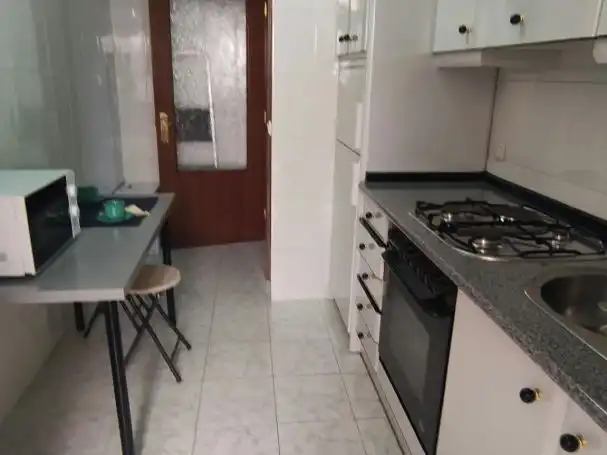 Küche von Wohnung zur Miete in Plasencia mit Klimaanlage, Terrasse und Balkon