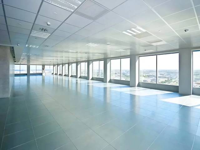 Oficina en Alquiler en Passeig de la Zona Franca en La Marina del Port