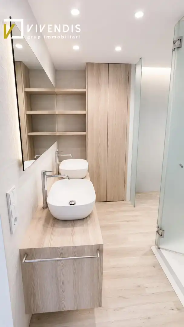 Baño de Piso de alquiler en Lleida con Aire acondicionado, Calefacción y Amueblado