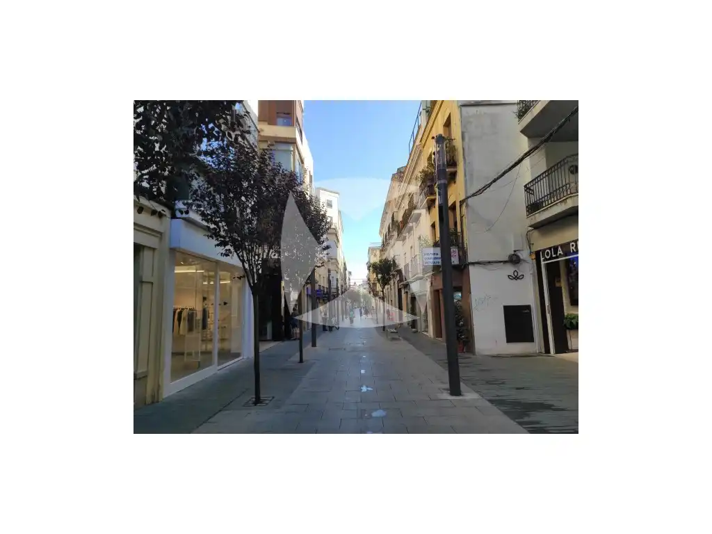 Local de alquiler en Calle Menacho, Casco Antiguo