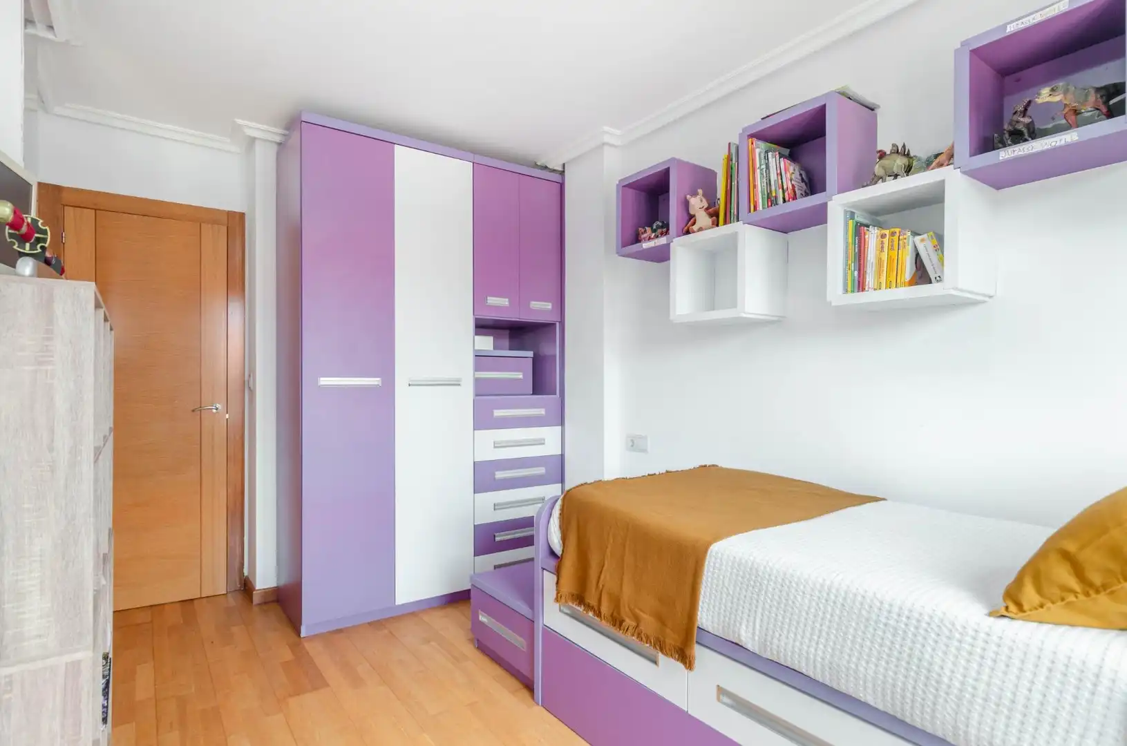 Habitación de Piso en venta en Llanera con Calefacción, Trastero y Amueblado