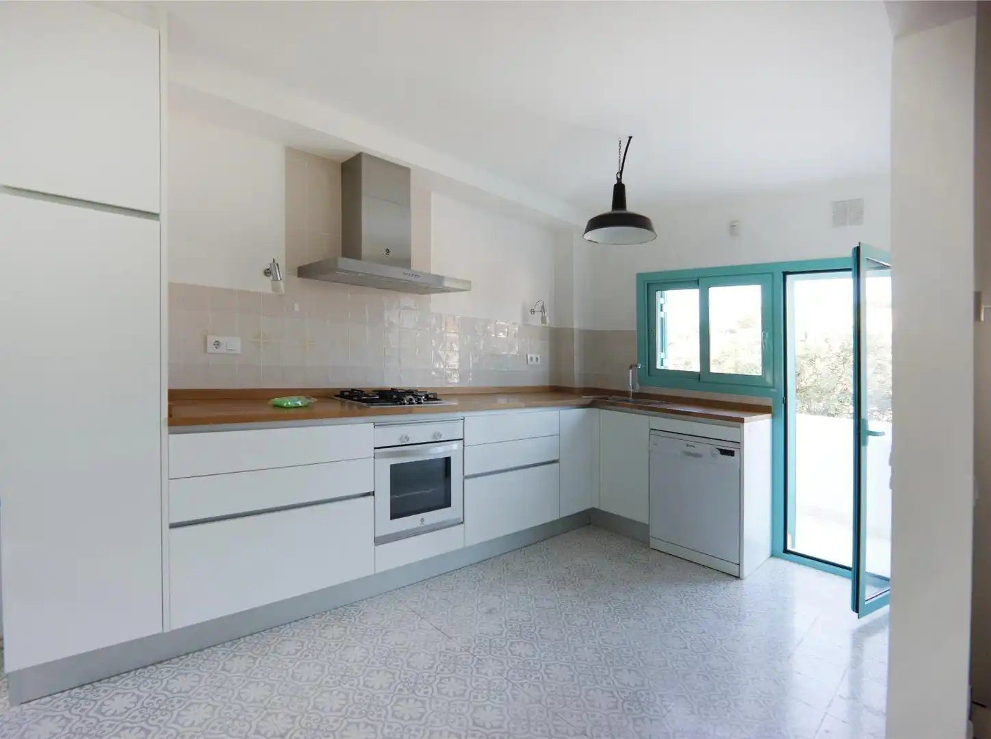 Cuina de Casa o xalet en venda en Sant Feliu de Guíxols amb Aire condicionat, Calefacció i Terrassa