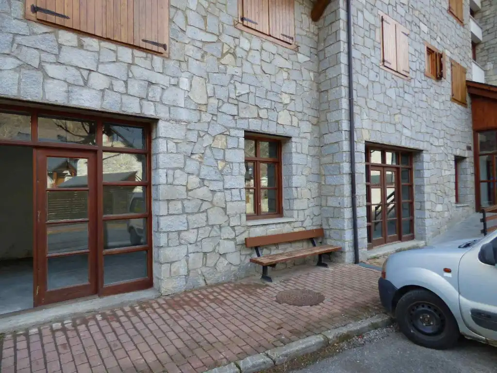 Vista exterior de Local en venta en Benasque