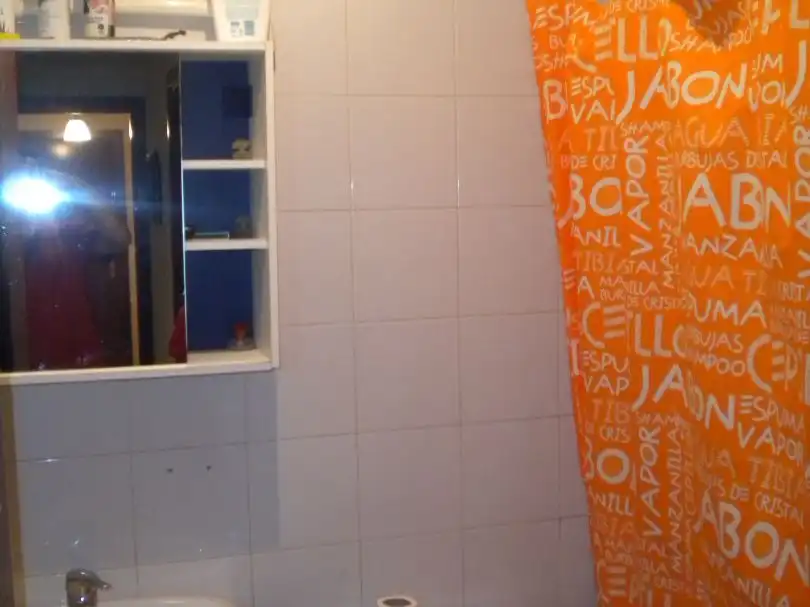 Badezimmer von Wohnung zur untervermieten in Madrid mit Heizung, Privatgarten und Möbliert