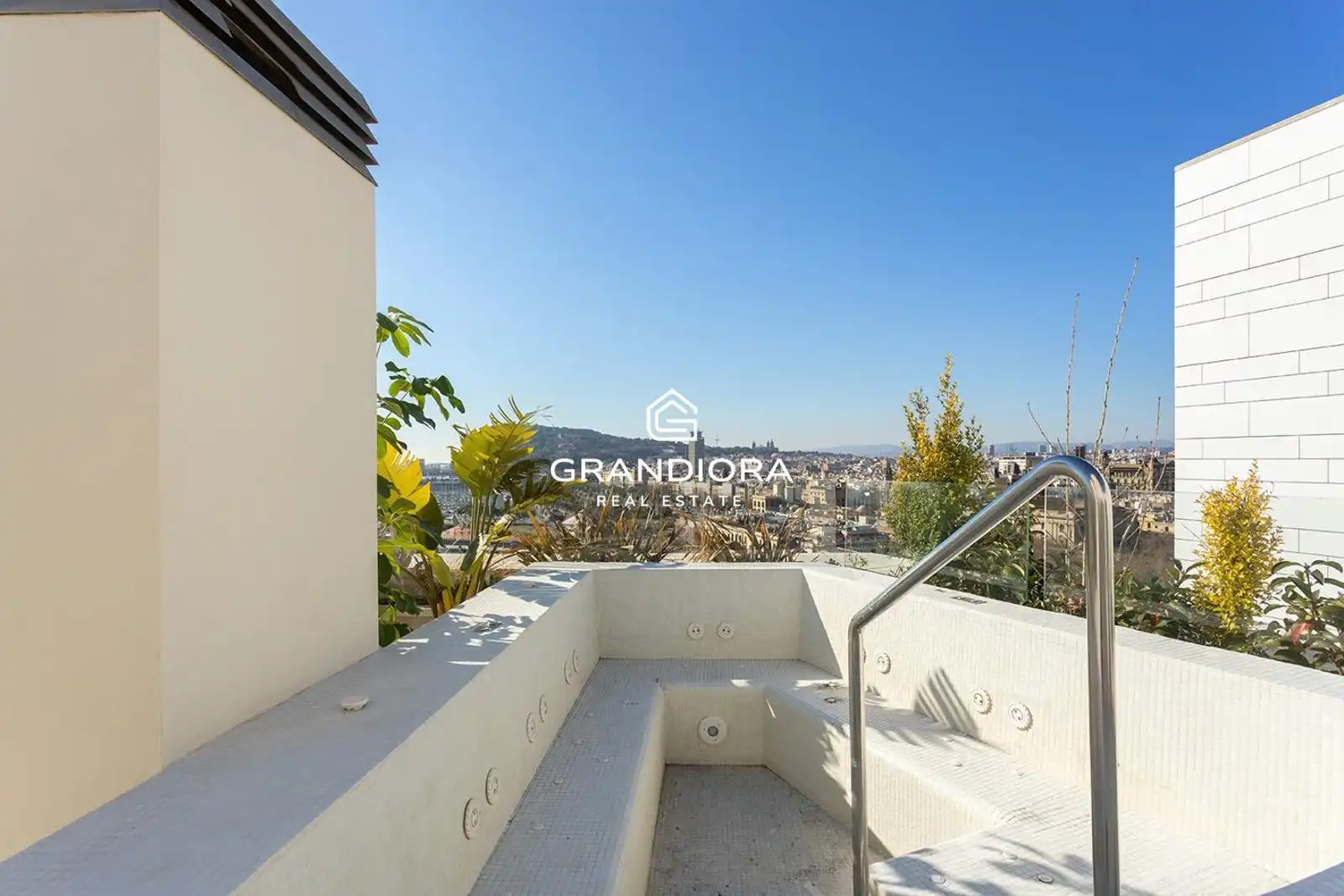 Terraza de Ático en venta en Barcelona con Terraza, Amueblado y Alarma