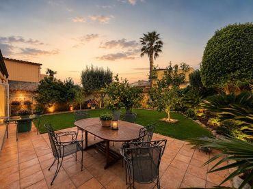 Casa con balcone in vendita a Carrer Requesens 167