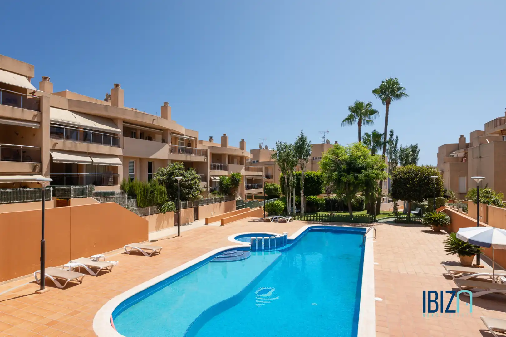 Schwimmbecken von Wohnung zum Verkauf in Eivissa mit Klimaanlage, Heizung und Terrasse