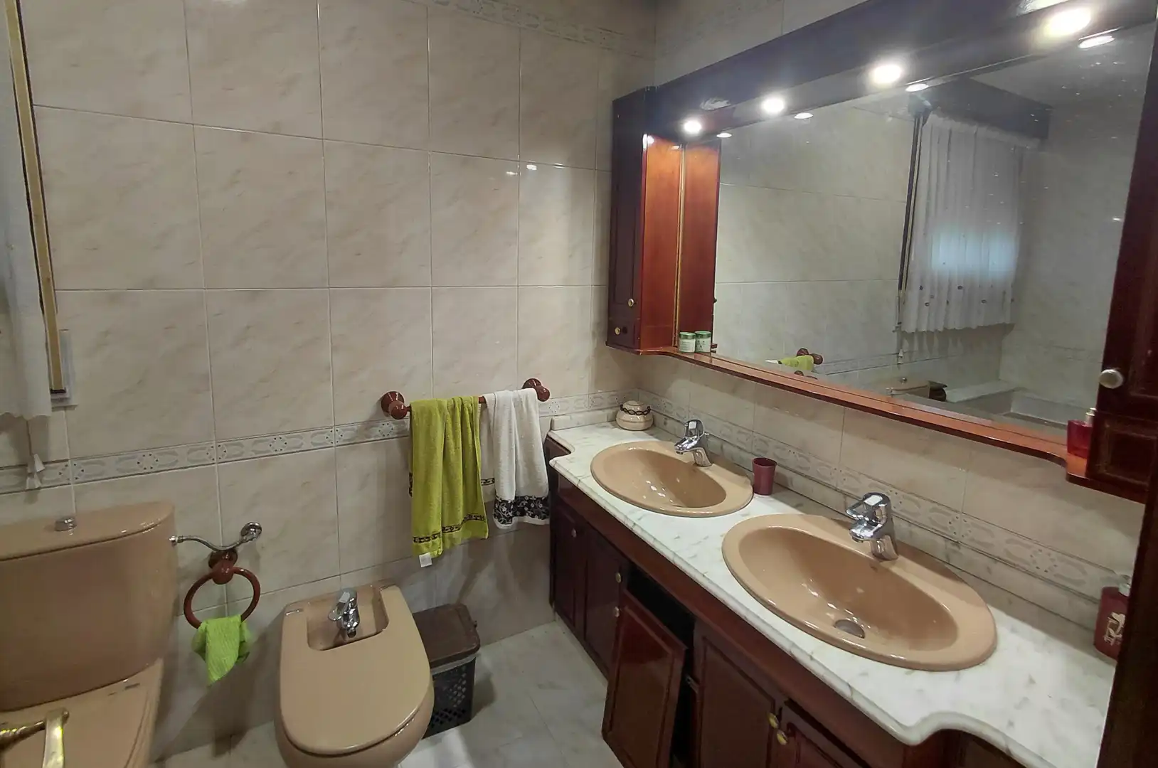 Baño de Casa o chalet en venta en Oleiros con Calefacción, Jardín privado y Parquet
