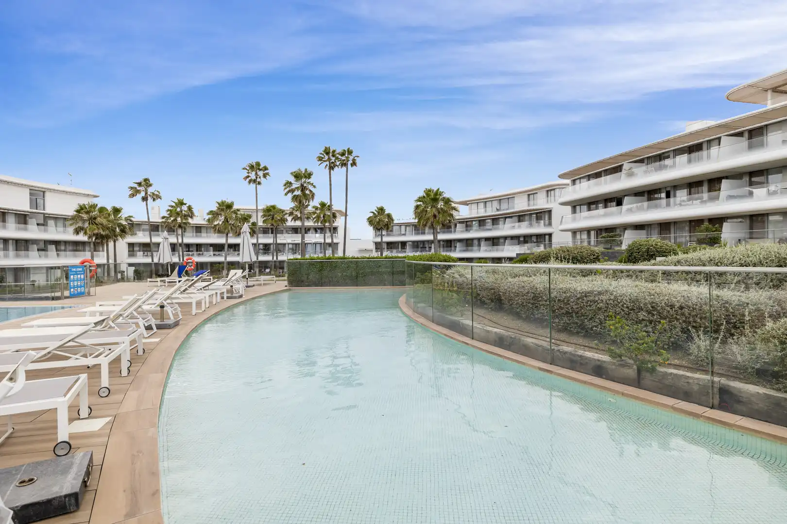 Piscina de Planta baja en venta en Estepona con Aire acondicionado, Terraza y Piscina