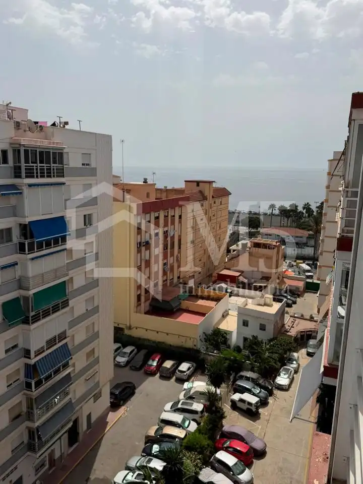 Vista exterior de Pis en venda en Vélez-Málaga amb Aire condicionat, Terrassa i Moblat