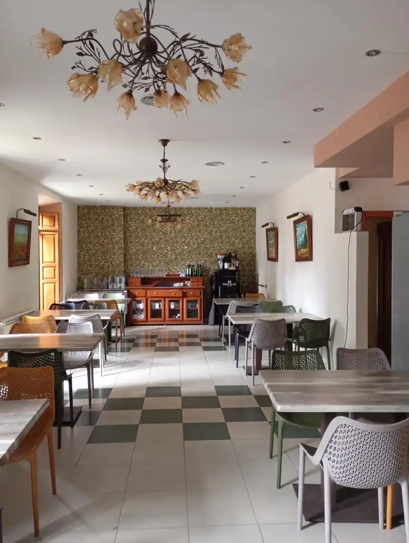 Edificio en venta en Baños de Montemayor