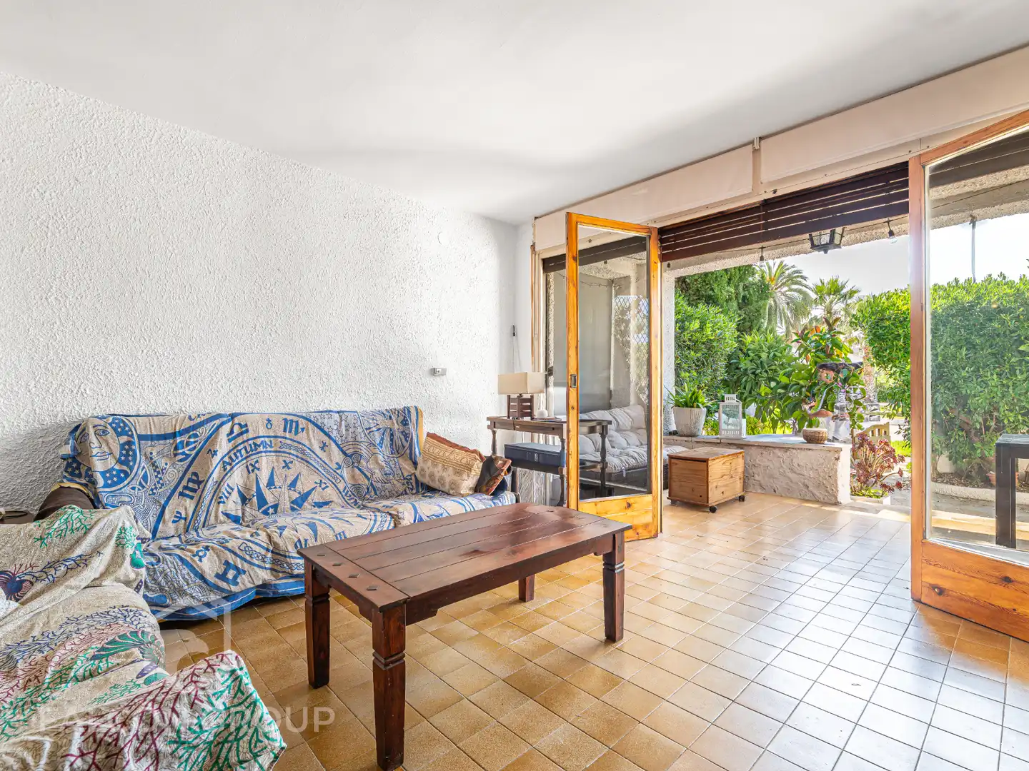 Sala d'estar de Casa o xalet en venda en Calafell amb Jardí privat, Balcó i Piscina comunitària