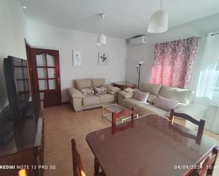 Living room of Flat to rent in Úbeda  with Air Conditioner and Balcony