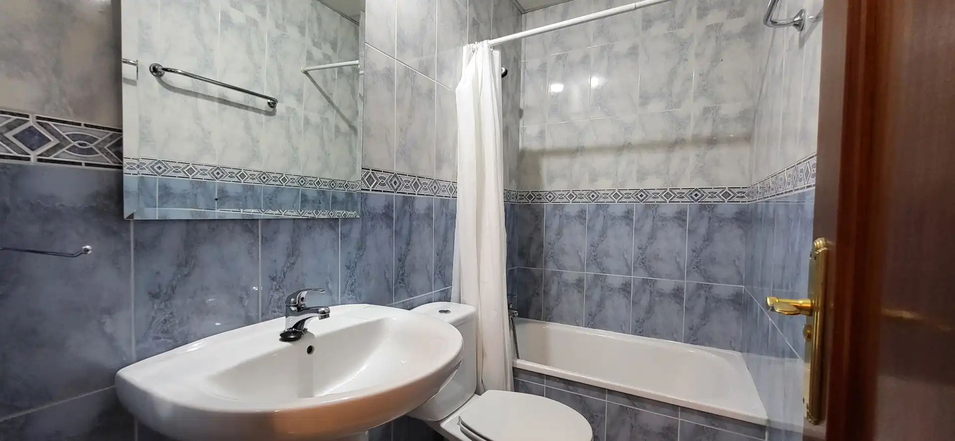 Baño de Apartamento de alquiler en Málaga con Aire acondicionado, Calefacción y Amueblado
