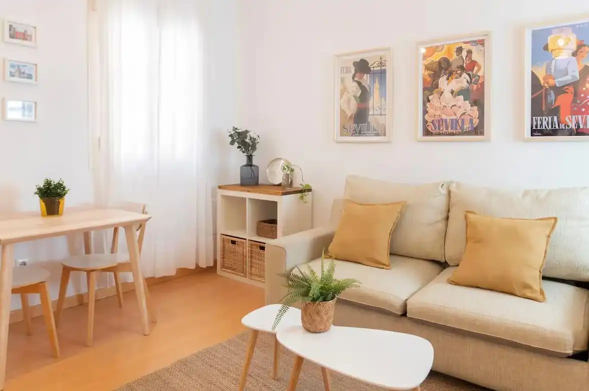 Sala d'estar de Pis de lloguer en Maó / Mahón amb Aire condicionat, Moblat i TV