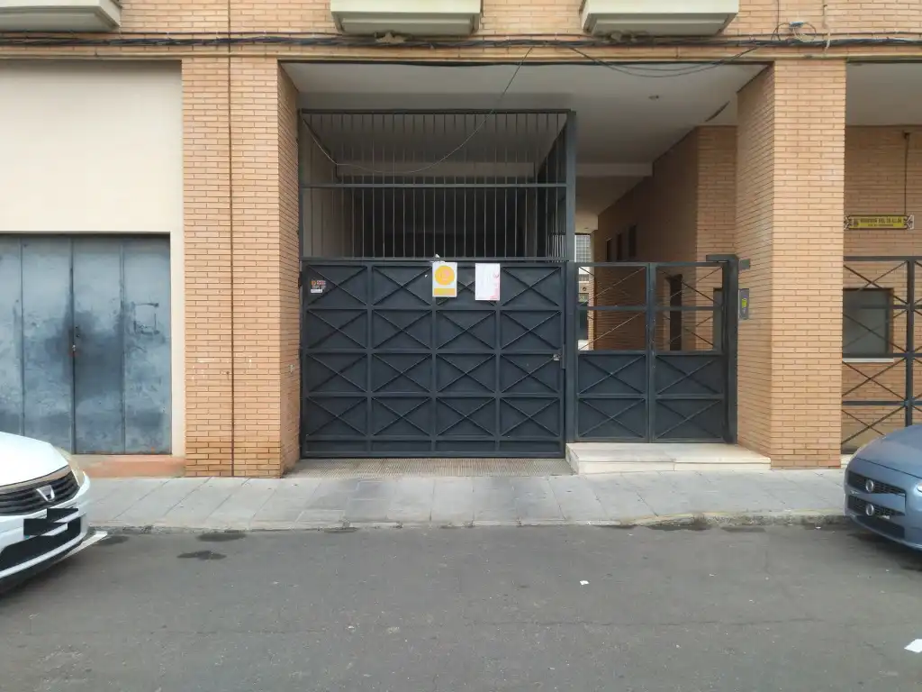 Aparcament amb ascensor en venda a Don Benito