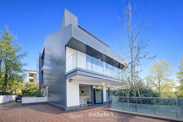 Casa-chalet en Venta en Calle de Francisco Suarez en Nueva España