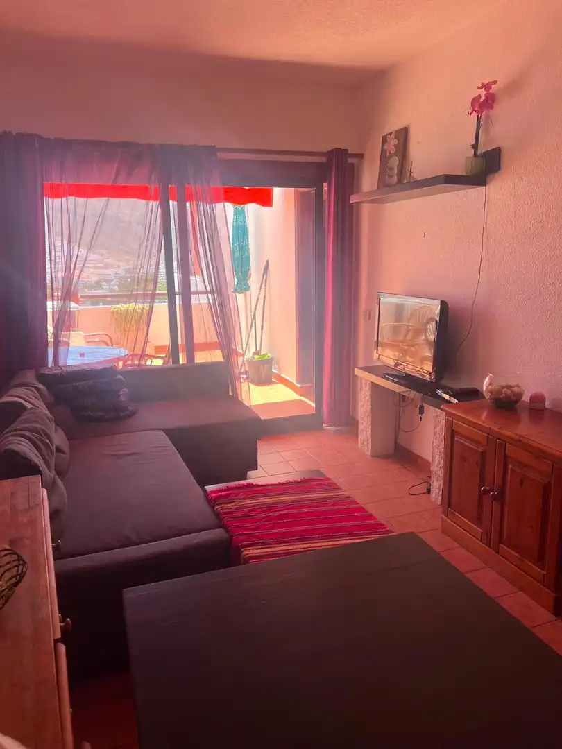 Sala de estar de Apartamento en venta en Arona con Terraza, Amueblado y Piscina comunitaria