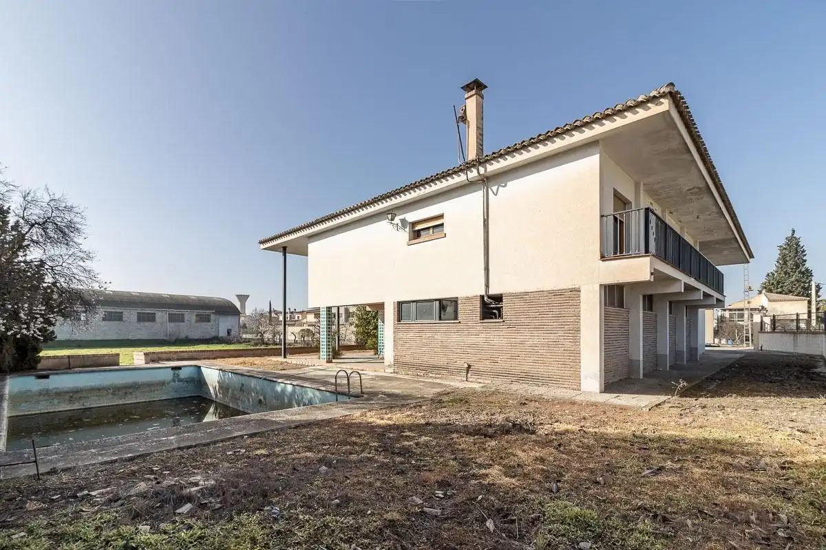 Vista exterior de Finca rústica en venda en Santa Fe amb Calefacció, Jardí privat i Terrassa