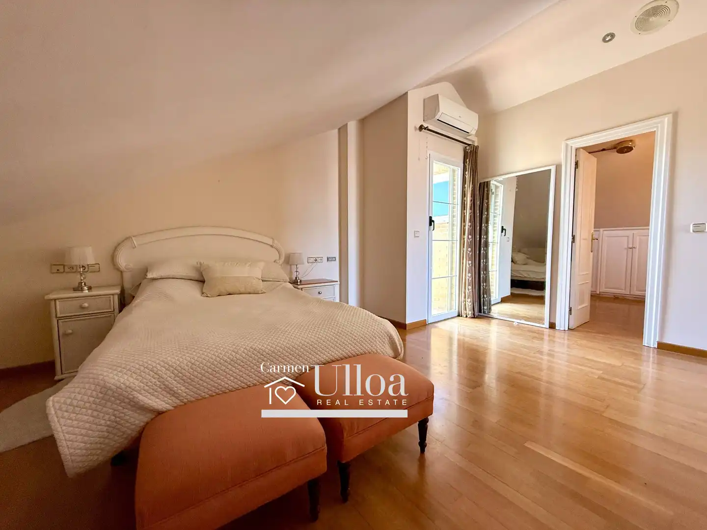 Dormitori de Casa o xalet en venda en Alicante / Alacant amb Aire condicionat, Calefacció i Jardí privat