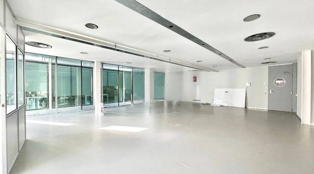 Oficina en Alquiler en Carrer de Pujades en El Parc i la Llacuna del Poblenou