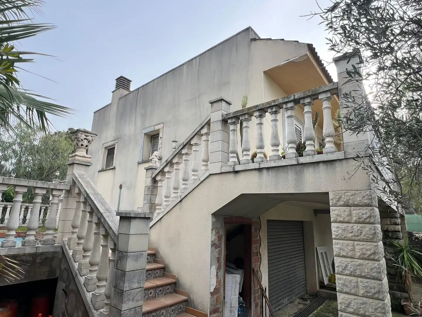 Vista exterior de Finca rústica en venda en Vilanova i la Geltrú amb Jardí privat, Terrassa i Traster