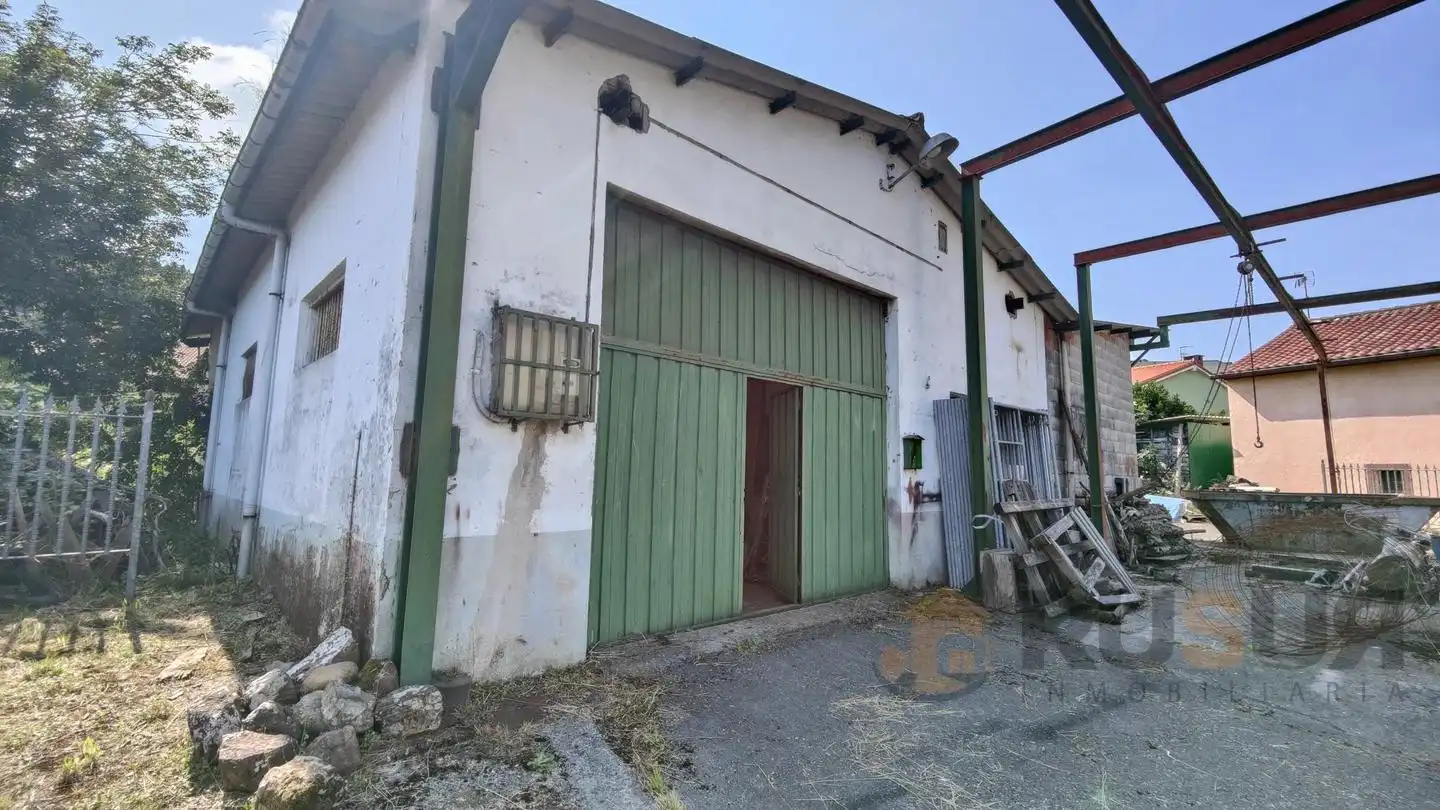 Vista exterior de Nave industrial en venta en Piélagos