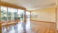 Living room of Flat for sale in  Barcelona Capital  with Air Conditioner, Heating and Private garden