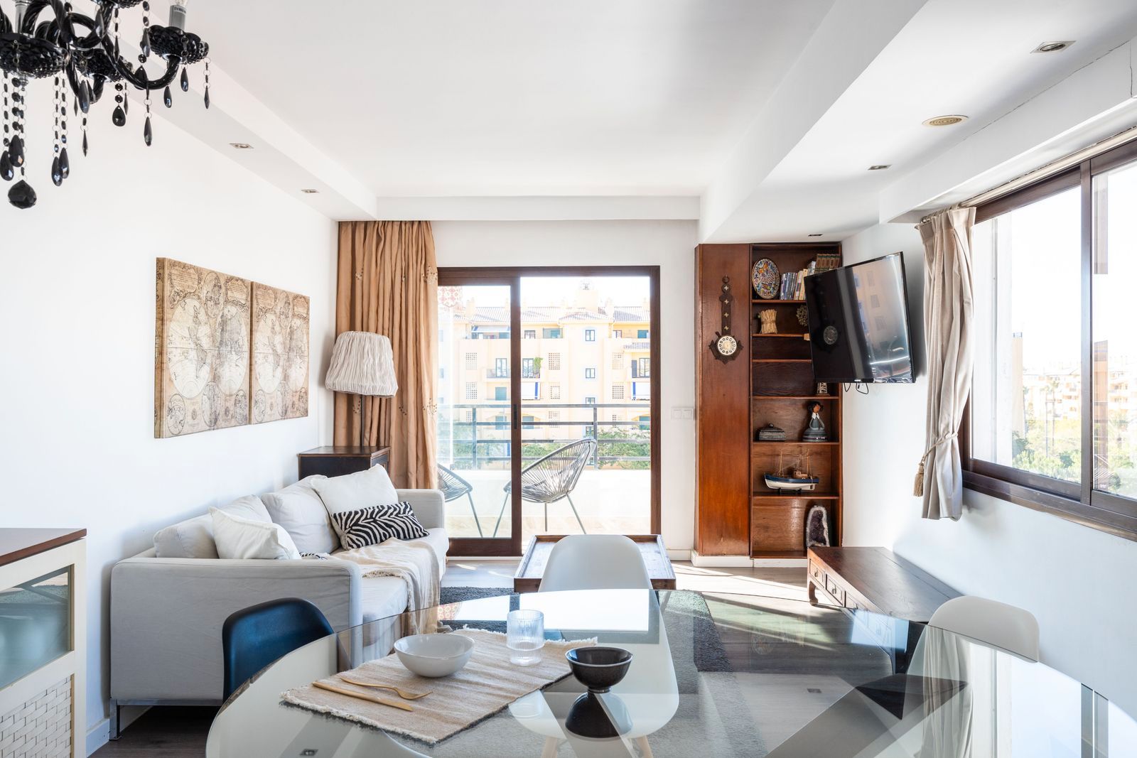 Living room of Flat for sale in Marbella  with Air Conditioner, Terrace and Storage room