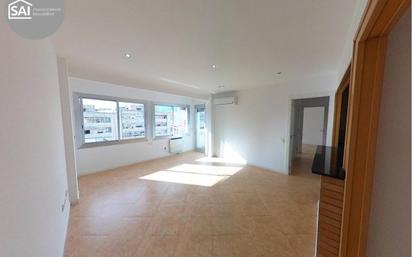 Living room of Flat to rent in Terrassa  with Air Conditioner, Heating and Balcony