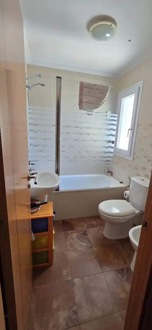 Baño de Casa adosada en venta en El Portil con Calefacción, Trastero y Amueblado