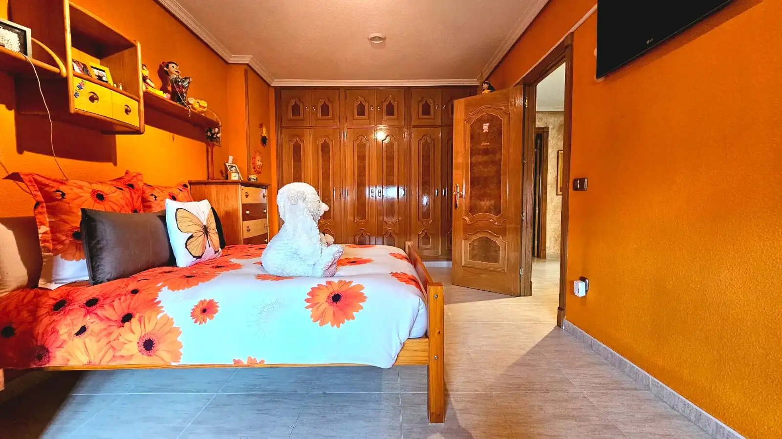 Habitación de Casa adosada en venta en Torrejón de la Calzada con Aire acondicionado, Calefacción y Jardín privado