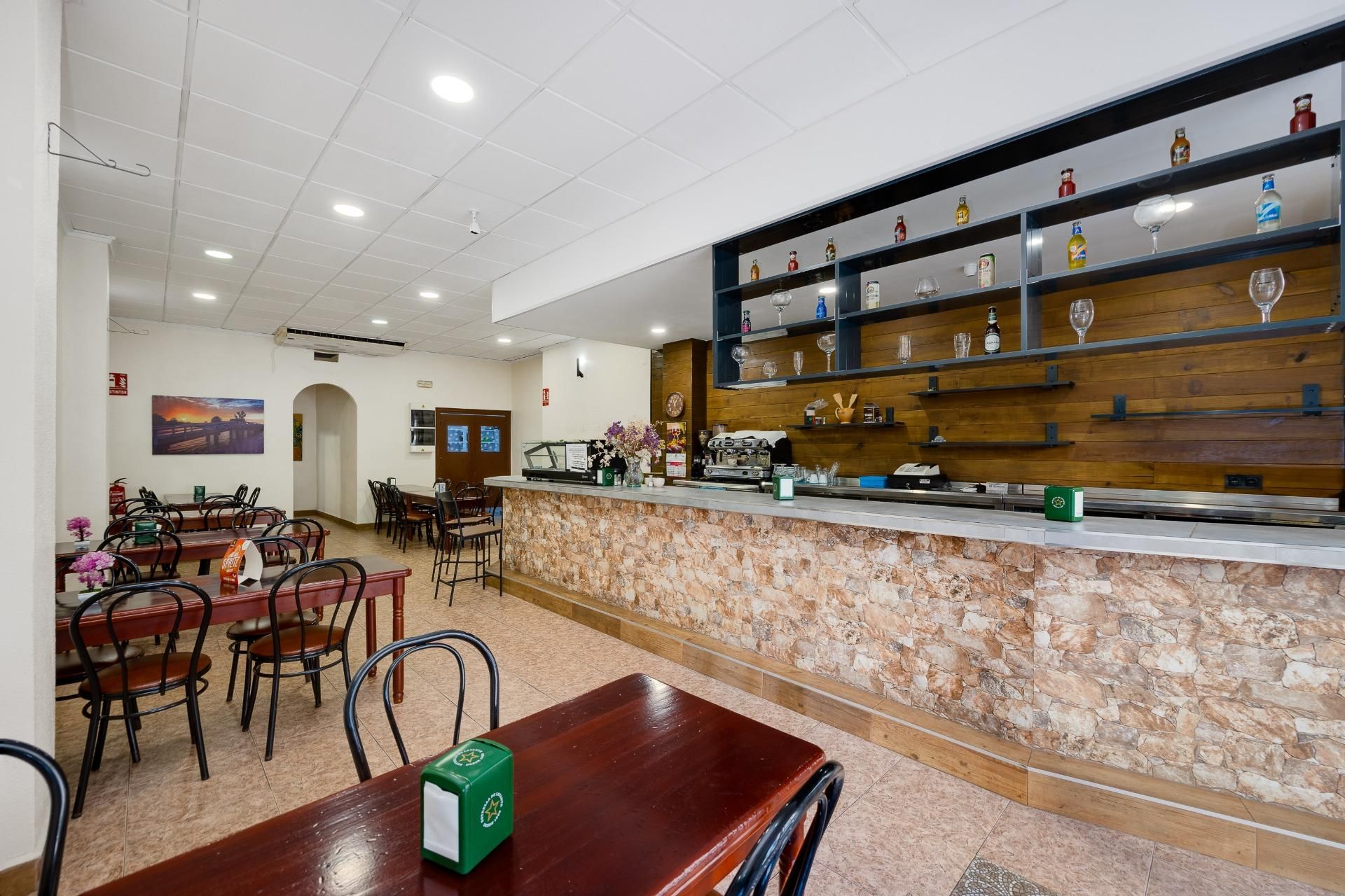 Premises for sale in Torrevieja  with Air Conditioner and Furnished
