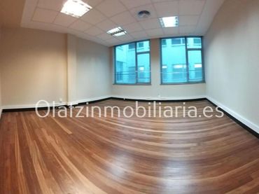 Oficina con ascensor en alquiler en Abando - Albia