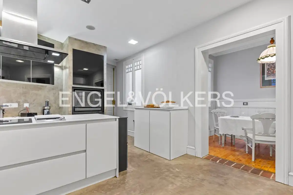 Cocina de Piso en venta en León Capital  con Calefacción y Balcón