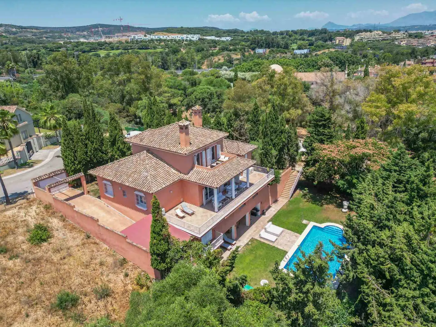 Haus mit Pool zum Verkauf in Sotogrande Costa