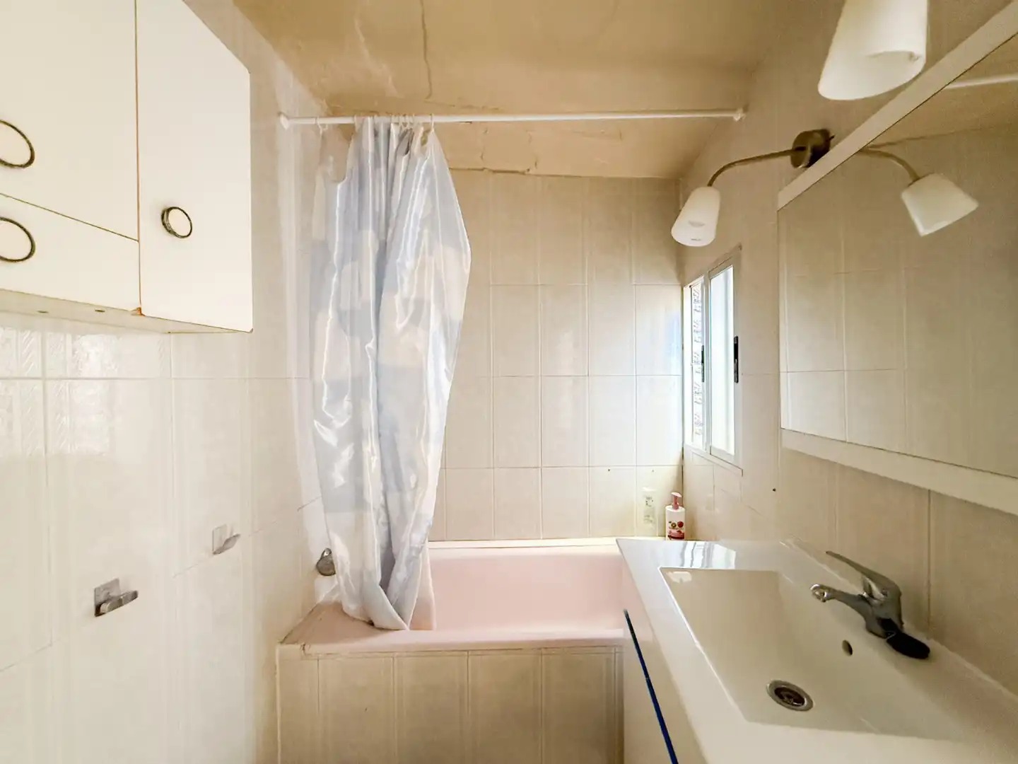 Badezimmer von Wohnungen zum Verkauf in Águilas mit Terrasse und Möbliert