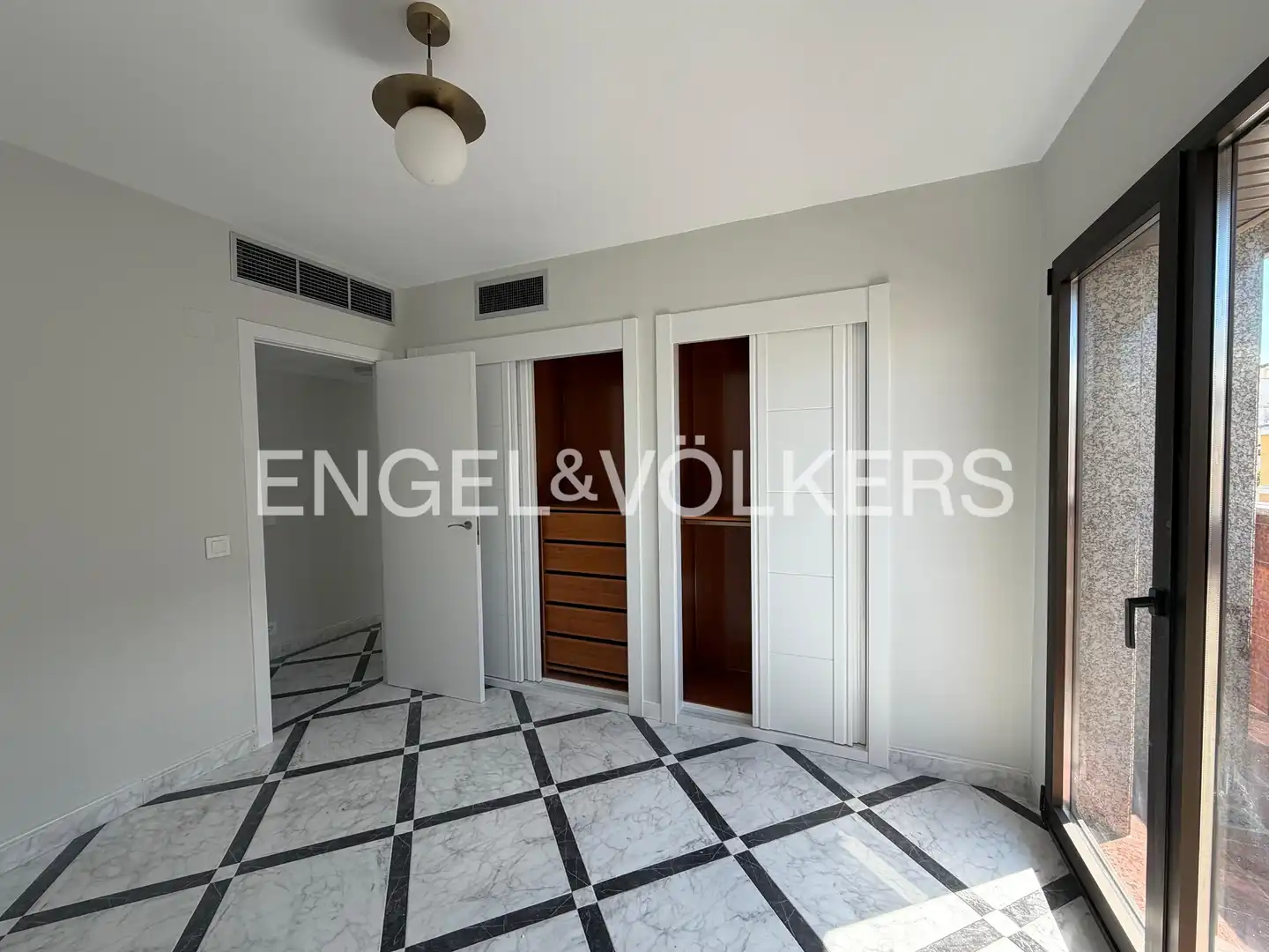 Flat for rent in Madrid  with Air Conditioner, Heating and Terrace