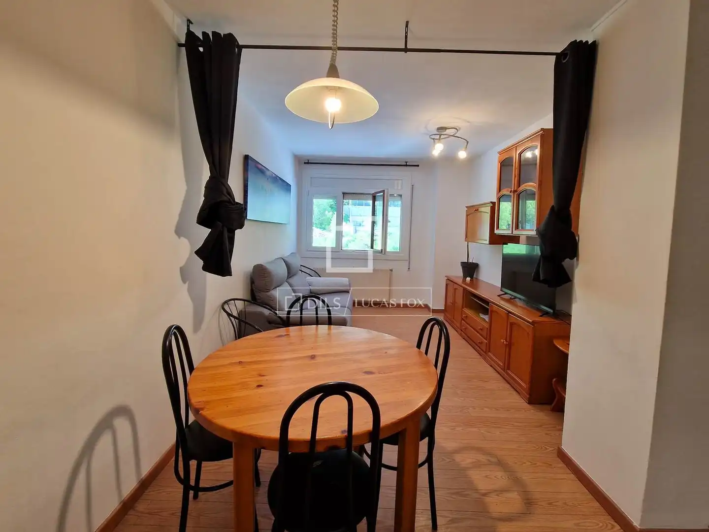 Dining room of Flat for rent in  Madrid Capital  with Heating and Furnished