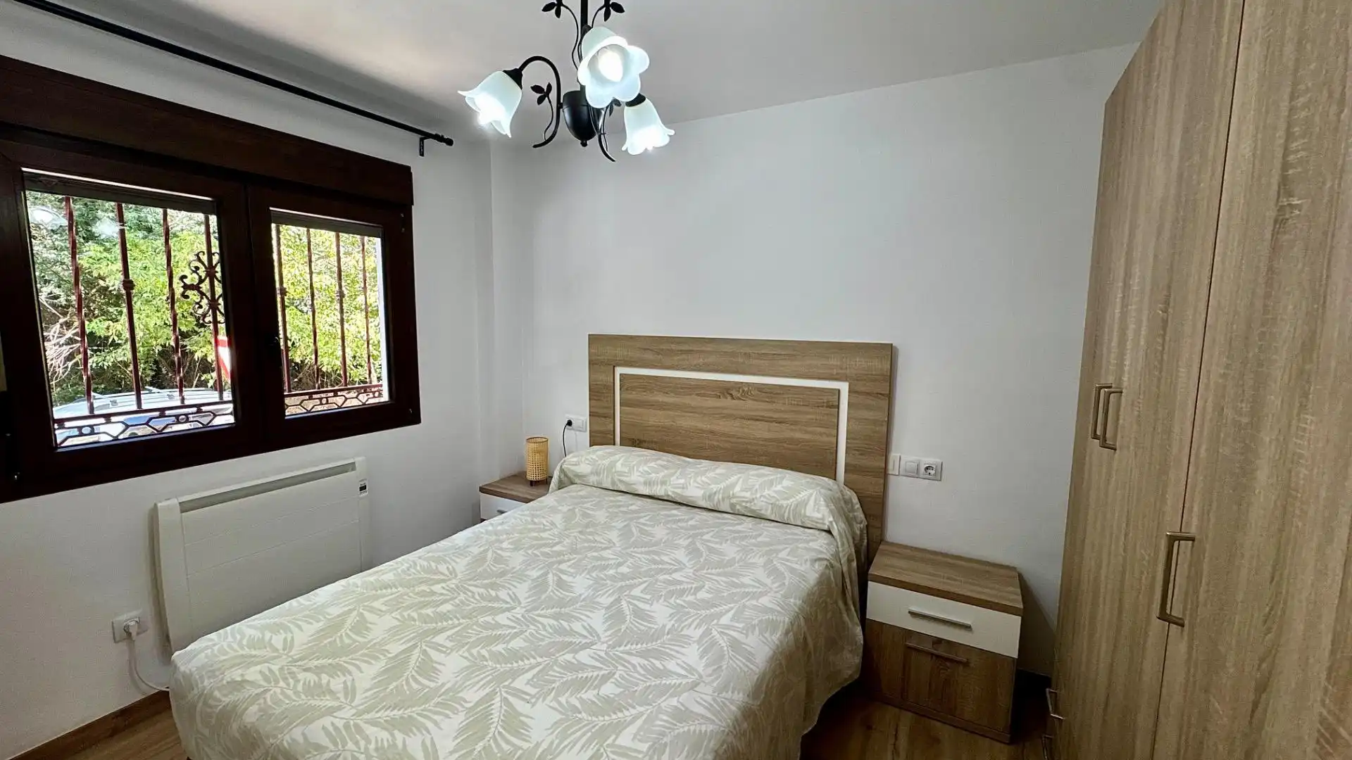 Bedroom of Flat for rent in Pinos Genil  with Air Conditioner, Heating and Furnished