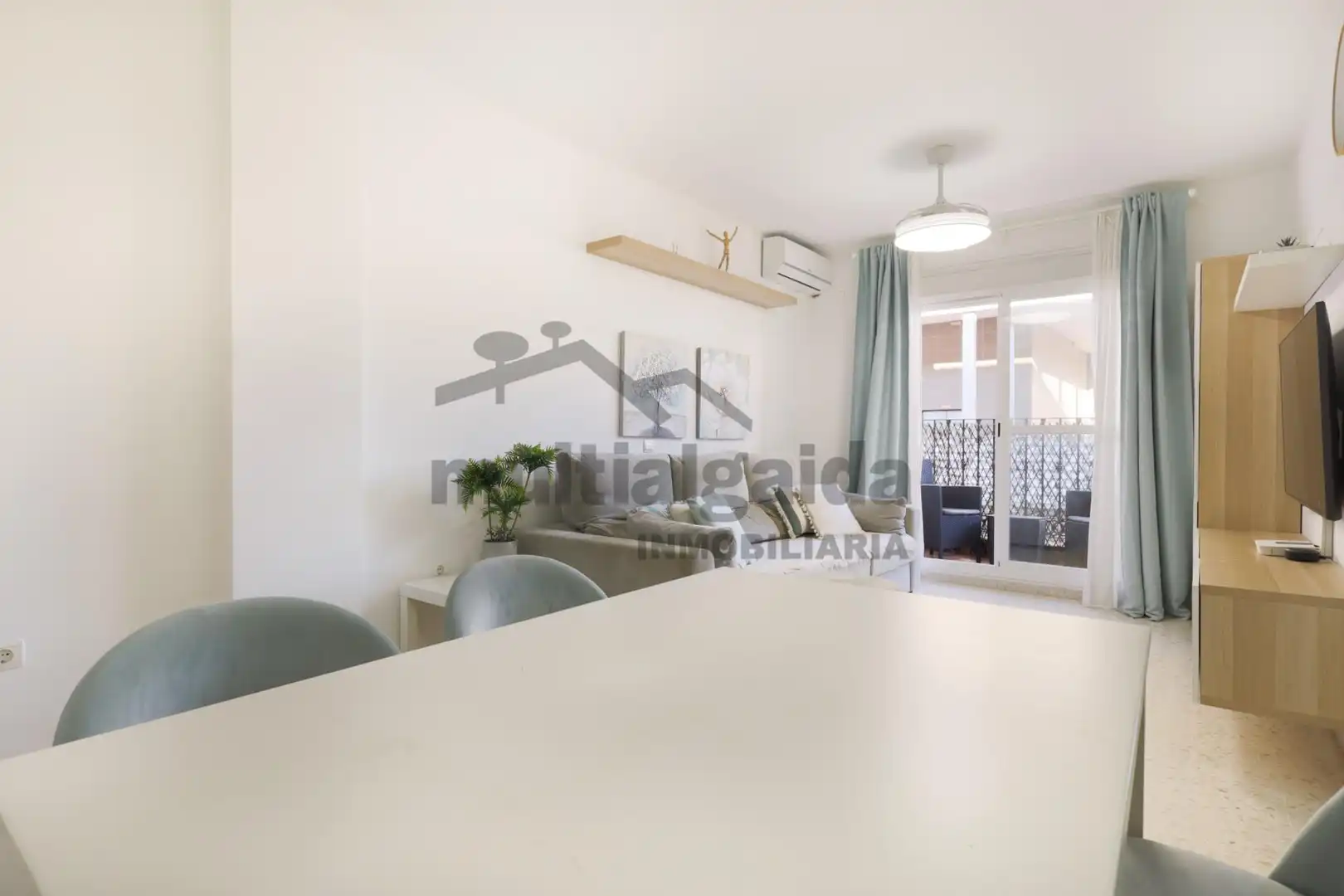 Living room of Flat for sale in Sanlúcar de Barrameda  with Air Conditioner, Storage room and Balcony