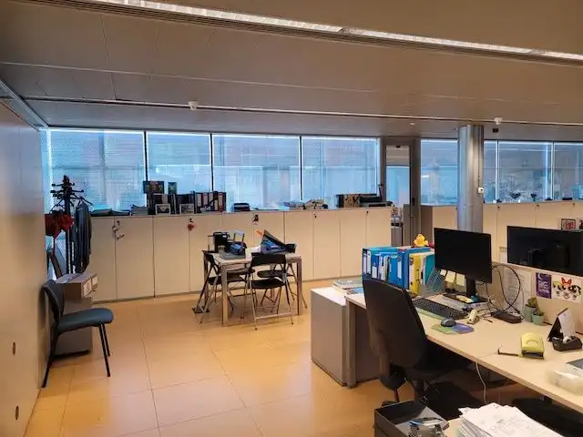 Büro zur Miete in Barcelona mit Klimaanlage, Heizung und Terrasse