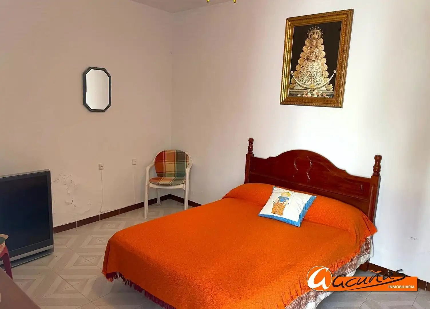 Habitación de Casa adosada en venta en Alameda con Trastero