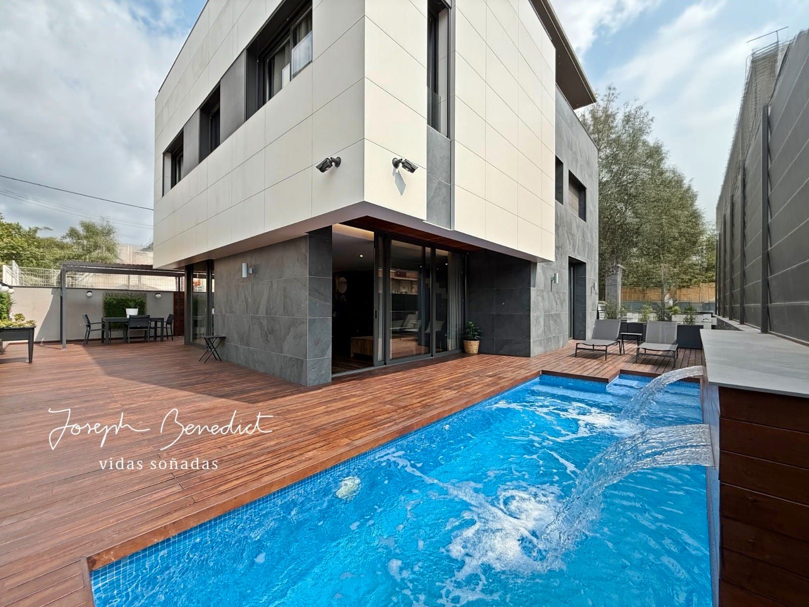 Swimming pool of House or chalet for sale in Castelldefels  with Air Conditioner, Heating and Private garden