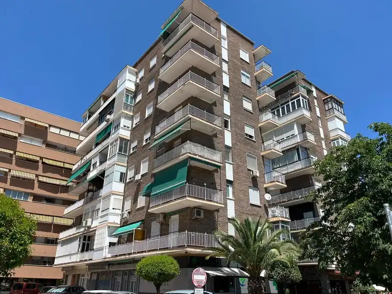 Vista exterior de Pis en venda en Madrid amb Aire condicionat, Calefacció i Terrassa