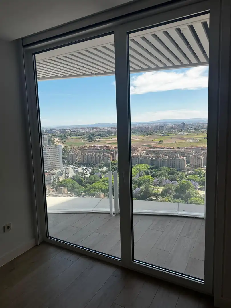 Vista exterior de Apartament de lloguer en Valencia amb Aire condicionat, Jardí privat i Terrassa